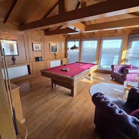 Луксозна вила Tiana 7-bedroom Luxury