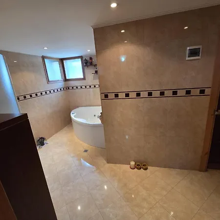 Луксозна вила Tiana 7-bedroom Luxury Банско