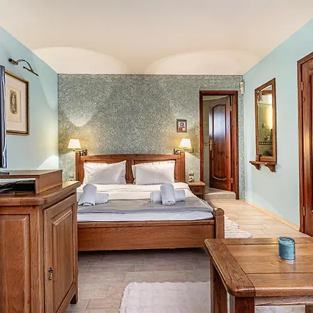 Tiana 7-bedroom Luxury Villa