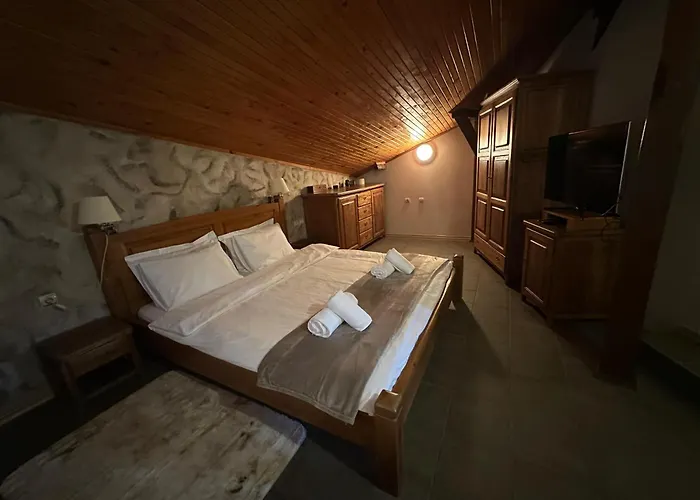 Tiana 7-bedroom Luxury Villa